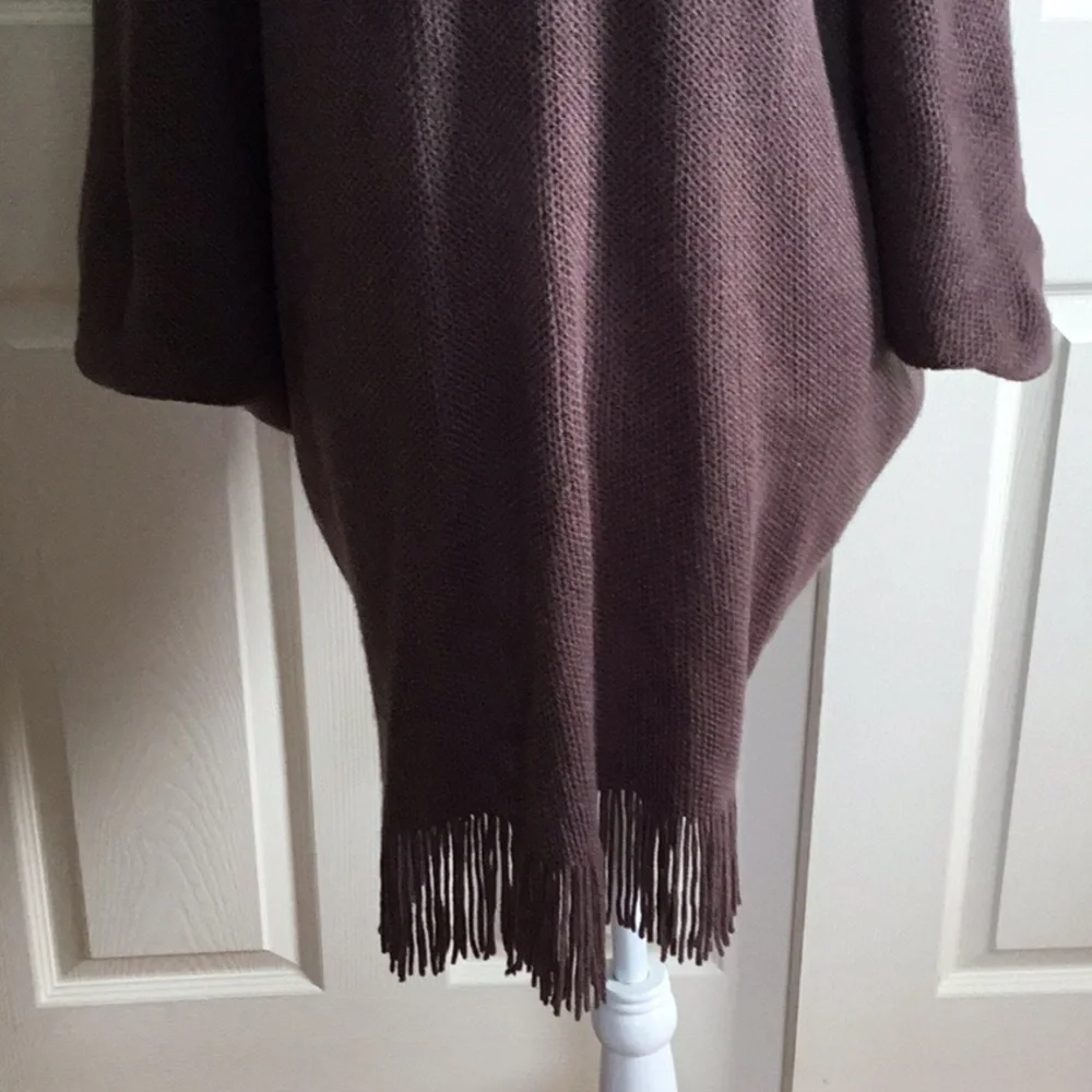 Marvelush taupe sweater/wrap